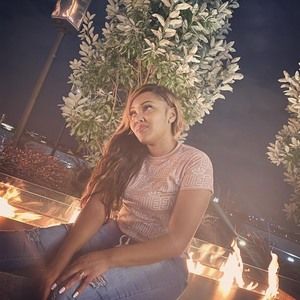 Meet your Posher, Ebony